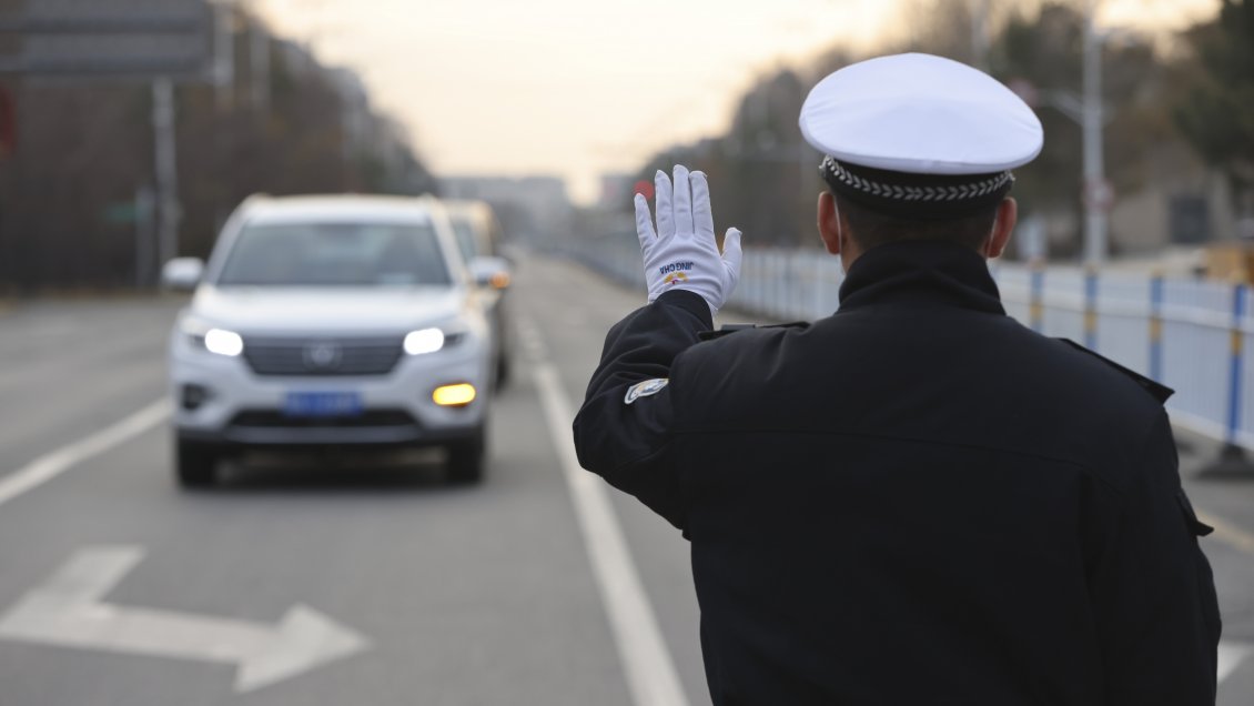 China regulará operaciones comerciales de familiares de policías