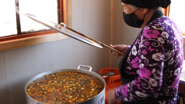 Distribuyen cerca de 11 mil kilos de alimentos en once ollas comunes de Ñuble