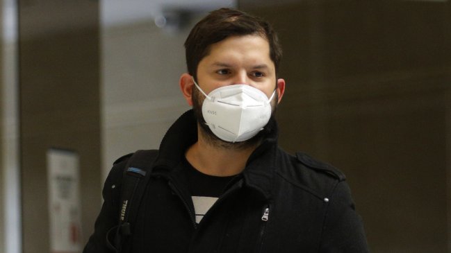 Más de 350 militantes y simpatizantes del PS declaran su apoyo a Gabriel Boric