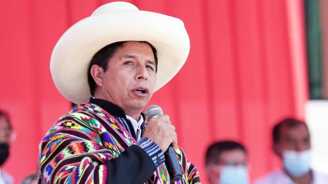 Cantando y con anuncios contra los 