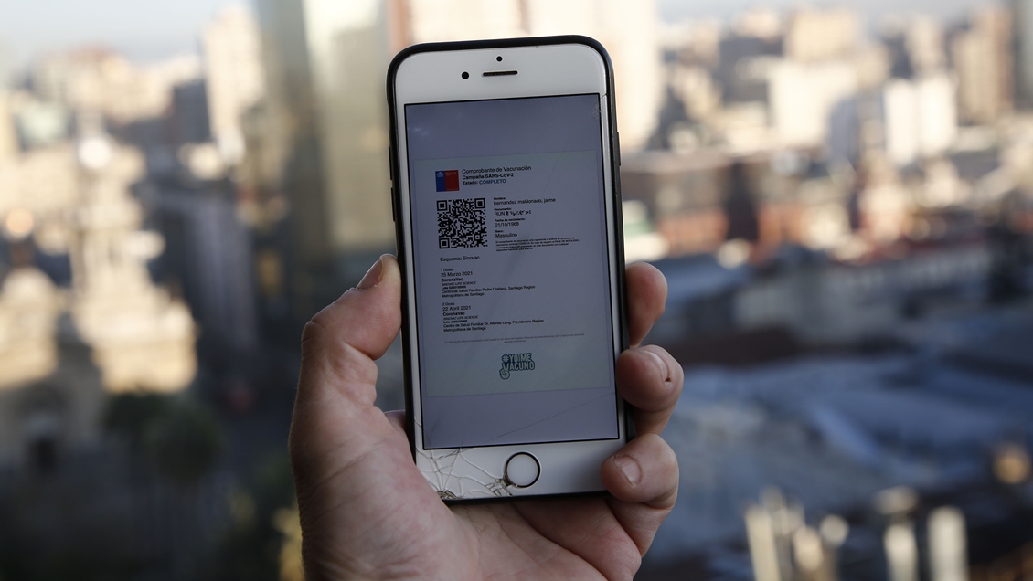 Mayores de 45 años deberán tener la dosis de refuerzo para obtener pase de movilidad