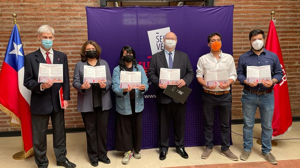 Servel elaboró material informativo en diferentes idiomas para las elecciones