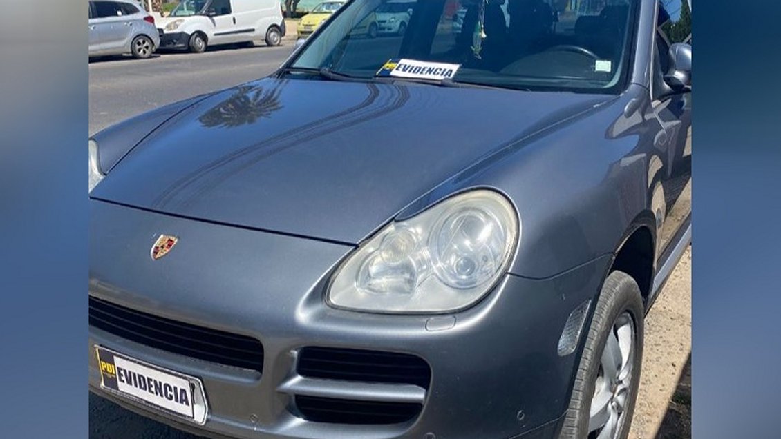 Sujeto fue detenido, campante, a bordo de un Porsche robado