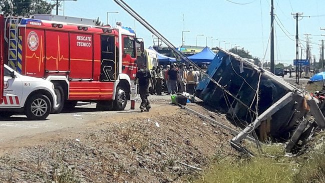 Lactante murió tras volcamiento de un bus en Ruta 5 Sur en Chillán Viejo