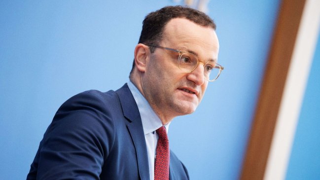 Ministro de Sanidad alertó que alemanes estarán vacunados, curados o muertos en el invierno