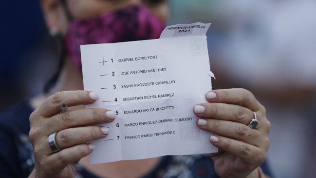 Por negarse a ser vocal y fotografiar el voto: Siete detenidos dejaron las elecciones en Tarapacá