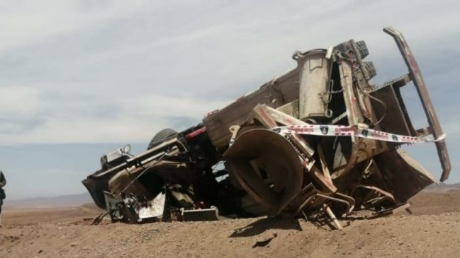 Volcamiento de camión dejó un fallecido en San Pedro de Atacama