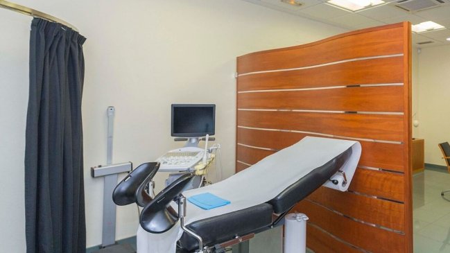 Investigan a ginecólogo italiano que ofrecía sexo sin protección a pacientes como terapia