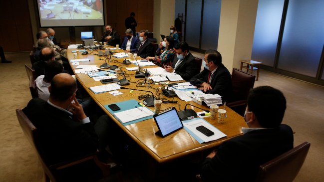 Cuarto Retiro: Comisión Mixta aplazó sesión para el lunes por topes en la agenda legislativa