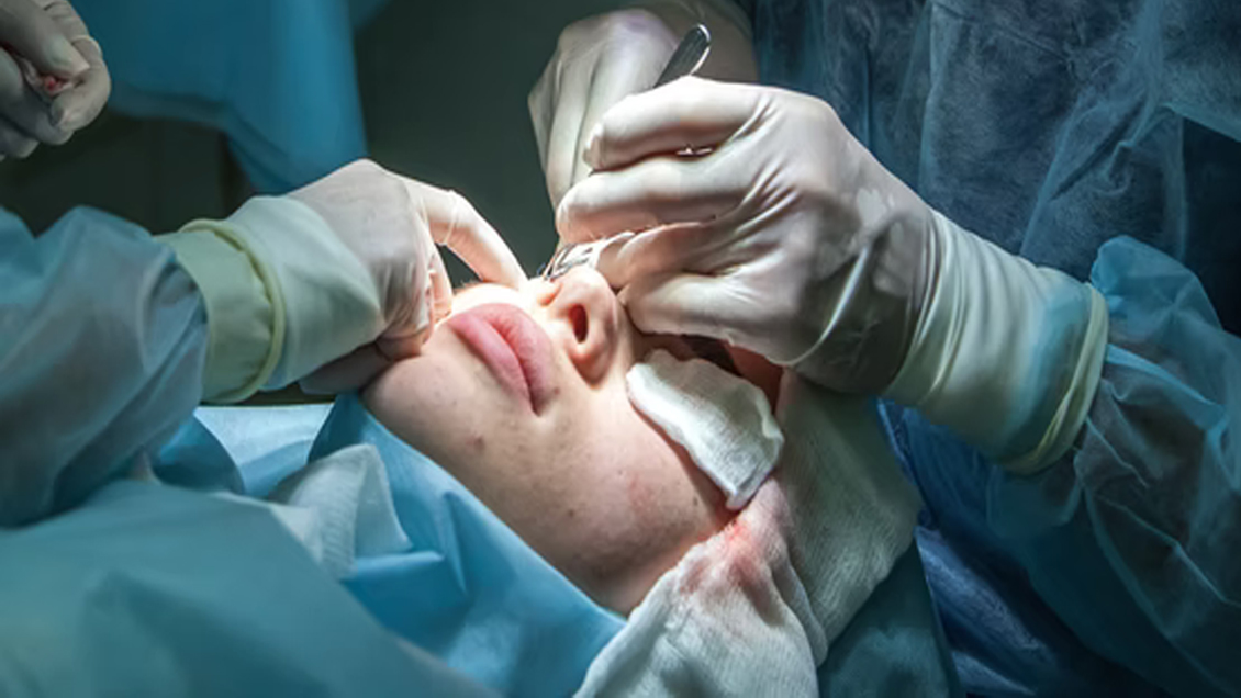 Detienen a médico acusado por cirugías plásticas irregulares en Temuco