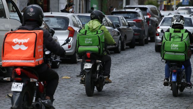 Cuatro de cada 10 repartidores delivery admiten conducir sin licencia