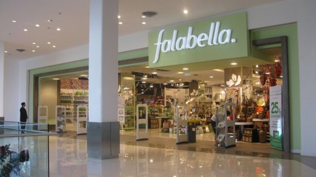 Delincuentes huyeron con 18 millones de pesos desde Falabella Mall Plaza Trébol de Talcahuano