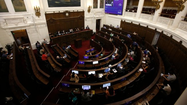 Cardenal Celestino Aós fue criticado en la Convención Constitucional por el rol de la iglesia