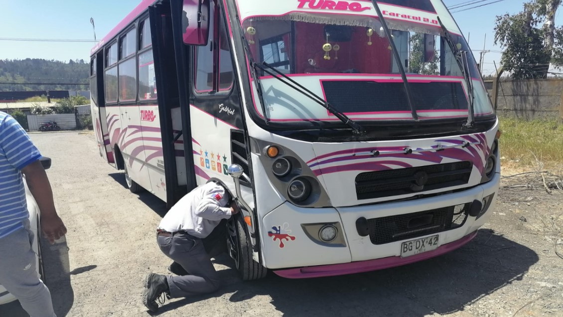 Conductor de bus Coronel-Lota trabajaba con documentos falsificados y huyó de fiscalización
