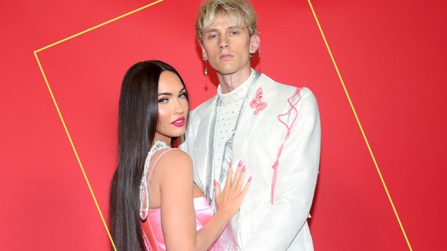 Machine Gun Kelly se apuñaló a sí mismo para impresionar a Megan Fox