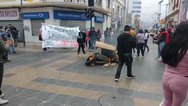 Comerciantes ambulantes de Coquimbo se enfrentaron con Carabineros