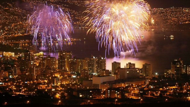 Viña del Mar y Valparaíso confirman show de fuegos artificiales para el Año Nuevo