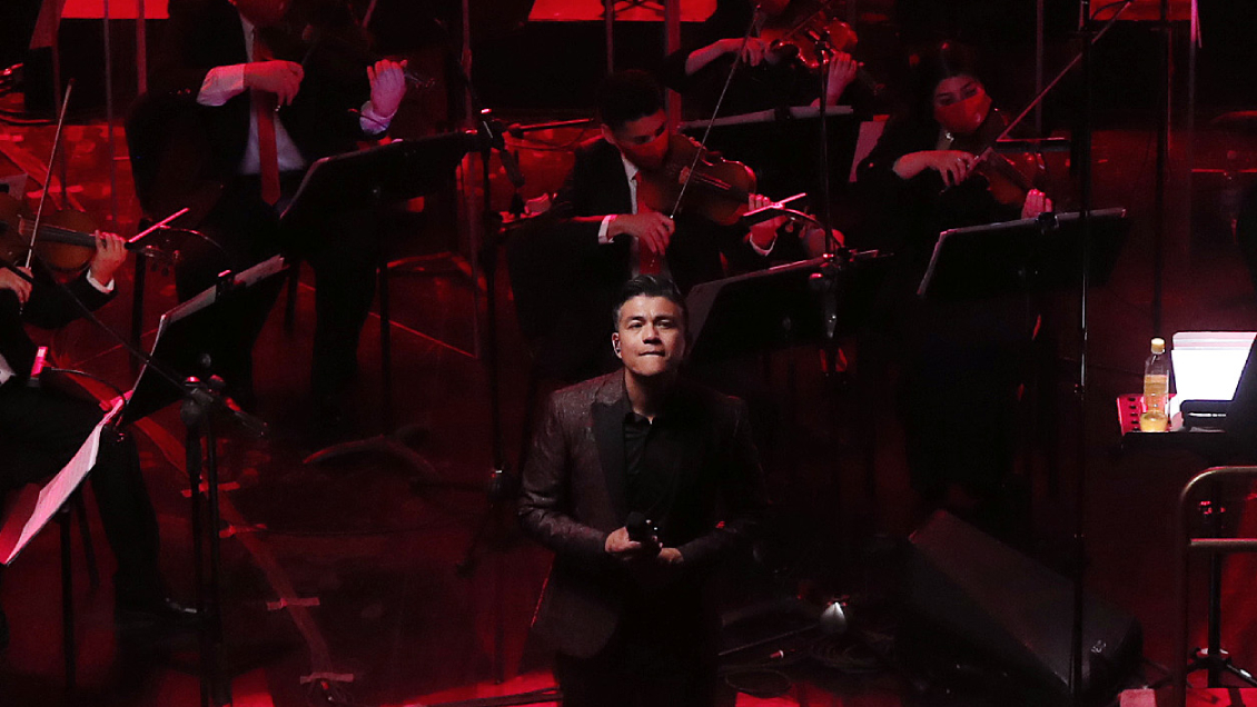 Américo ofrecerá un concierto sinfónico gratuito para todo Chile