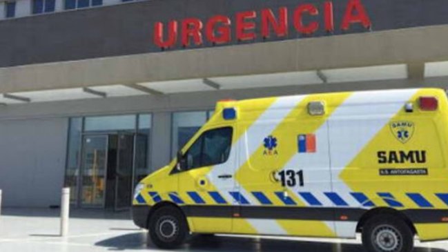 Antofagasta: Mujer embarazada sufrió golpe eléctrico mientras esperaba micro