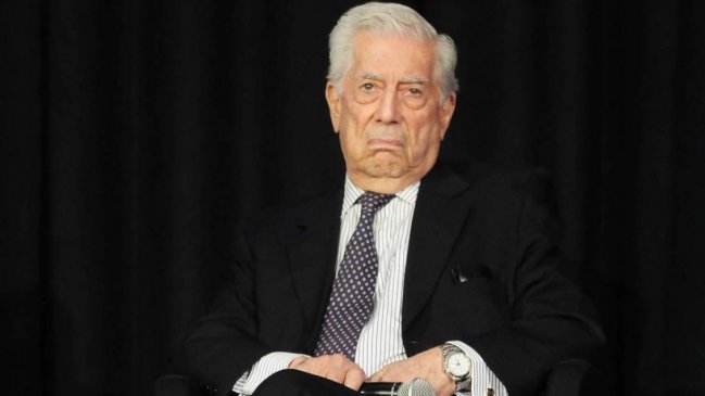 Intelectuales rechazan el ingreso de Vargas Llosa en la Academia Francesa por apoyar a Kast