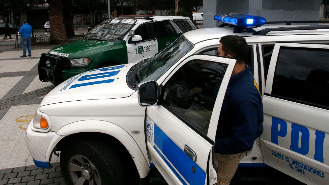 Las Condes: Asaltantes armados irrumpieron en un PC Factory y robaron un centenar de celulares