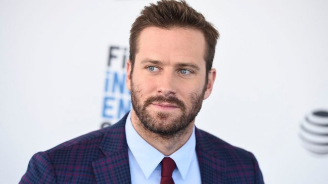 Armie Hammer termina sus rehabilitaciones tras ser acusado de violación y canibalismo