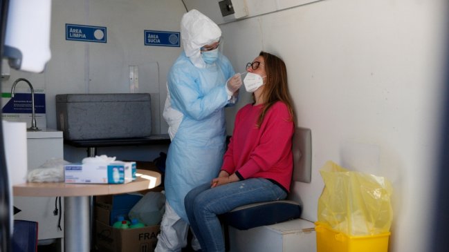 Salud reporta nuevos casos de la variante Ómicron en regiones de O'Higgins y Valparaíso