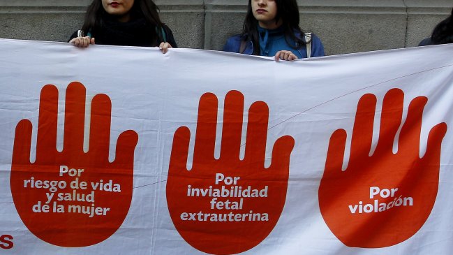 Estudio U. de Chile: Tres de cada cinco objetores de conciencia frente al aborto son mujeres