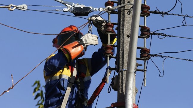 Corte de energía eléctrica afecta a más de 300 clientes en Punta Arenas