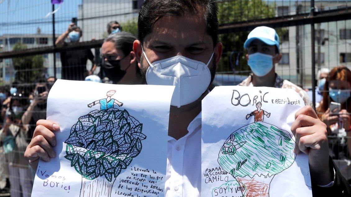 En la recta final, comando de Boric refuerza búsqueda de apoderados de mesa