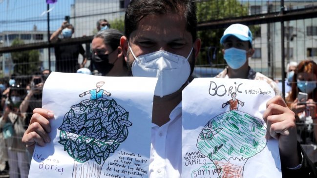 En la recta final, comando de Boric refuerza búsqueda de apoderados de mesa