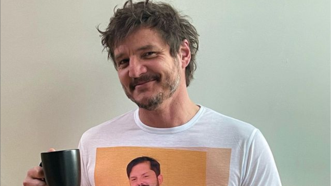 Se vistió de su propio meme: Pedro Pascal reafirma su apoyo a Gabriel Boric