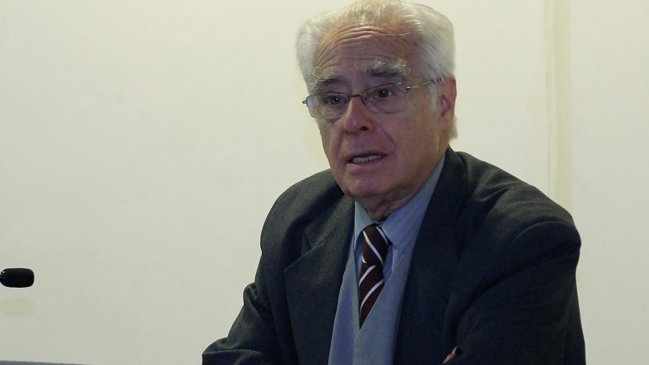 Roberto Garretón, premio nacional de DD.HH. 2020, se encuentra en delicado estado de salud