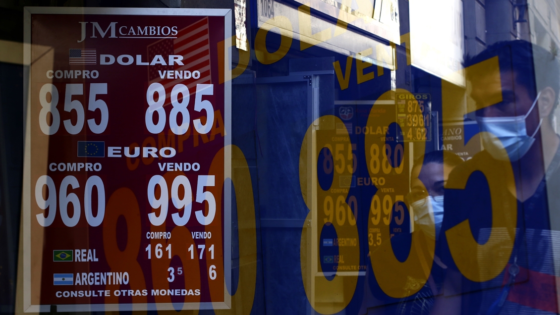 Dólar tuvo su mayor alza en la historia y la Bolsa de Santiago se desplomó tras el triunfo de Boric