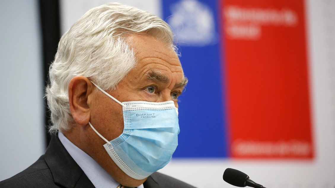 Ministro Paris valoró situación sanitaria ad portas de las fiestas de fin de año