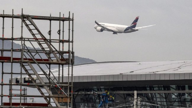 Paciente que llegó del Reino Unido a Curicó es el primer caso Ómicron en el Maule