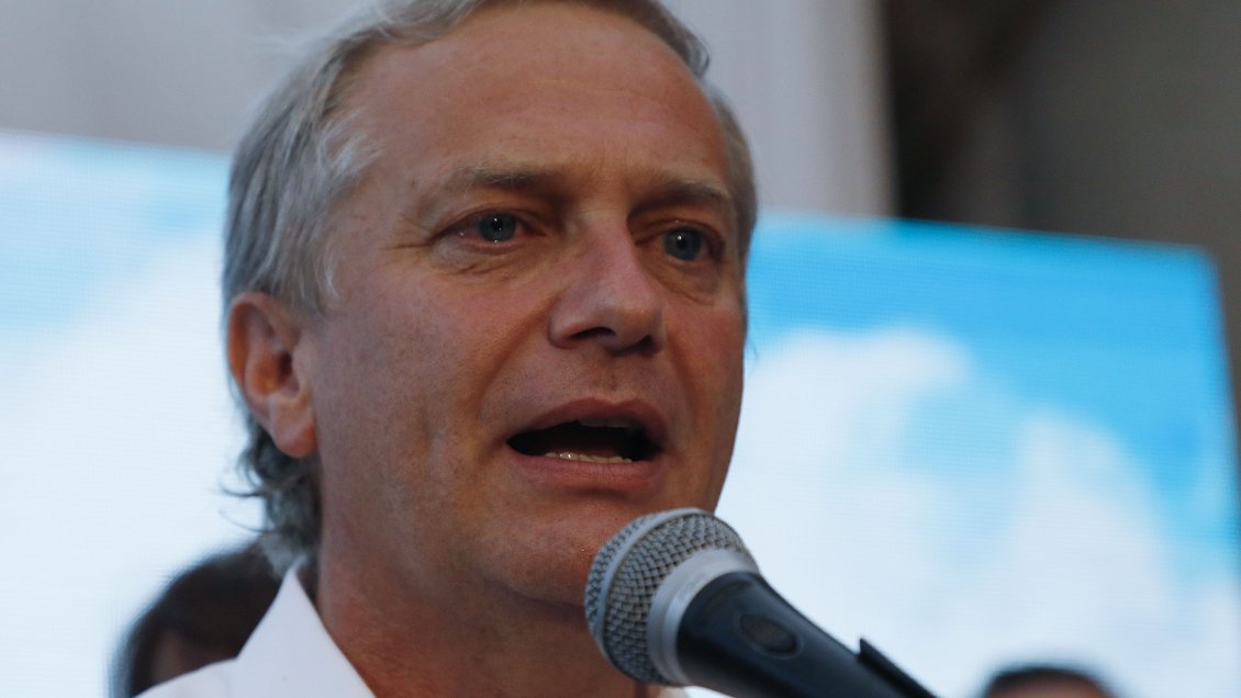 Kast reapareció en redes sociales: 