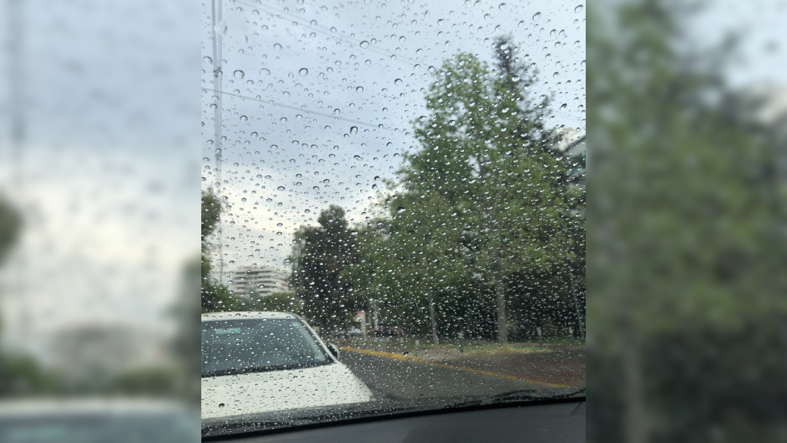 Sorpresiva lluvia irrumpió en el verano capitalino