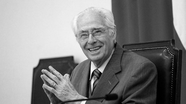 El último adiós: Roberto Garretón fue velado en el Museo de los Derechos Humanos