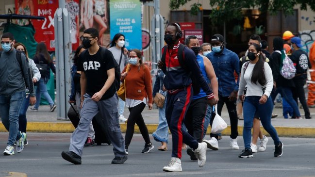 Delincuencia e inseguridad son primeras preocupaciones de los chilenos, según encuesta