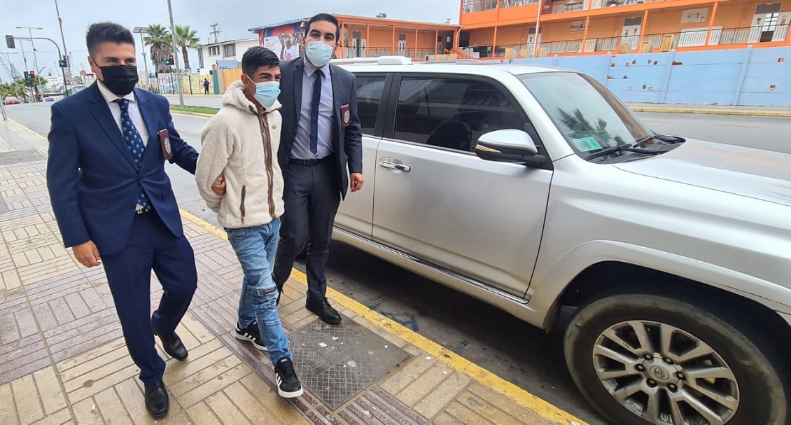 Coquimbo: Joven apuñaló a hombre que estaba compartiendo con su ex pareja