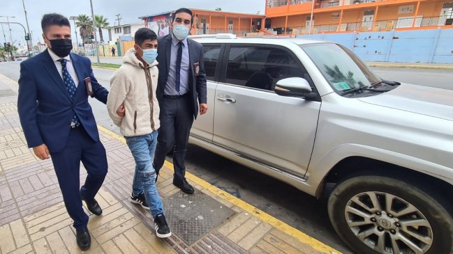 Coquimbo: Joven apuñaló a hombre que estaba compartiendo con su ex pareja