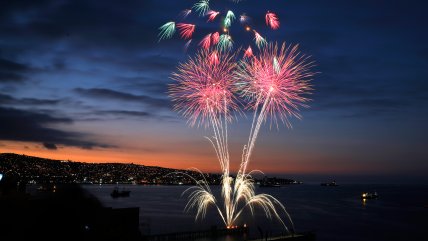  Así se vio el ensayo de fuegos artificiales en Valparaíso 