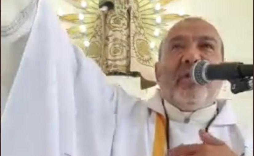 Sacerdote pide rezar por Boric: 