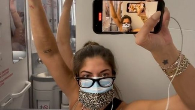 Pasajera dio positivo a Covid-19 y tuvo que viajar cinco horas encerrada en el baño del avión