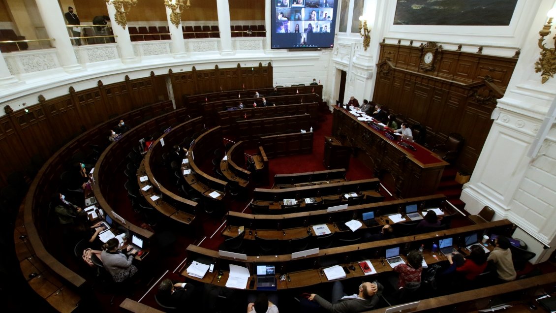 Asesora de convencional dio positivo para Covid