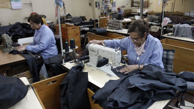 Cámara de Comercio de Santiago avizora una desaceleración económica para este 2022