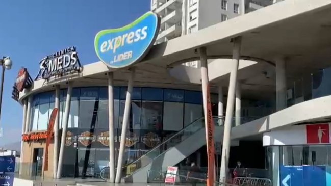 Justicia condenó a supermercado Líder por no prevenir caída de clienta en piso mojado