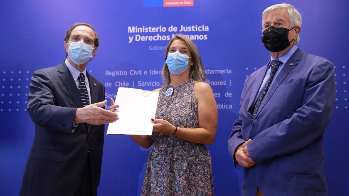 Gobierno anunció plan piloto para agilizar encuentro entre familias que sufrieron adopciones irregulares