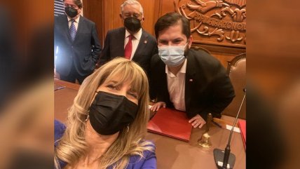  Micrófono abierto delató risa y comentario mordaz de Ximena Rincón sobre Boric  